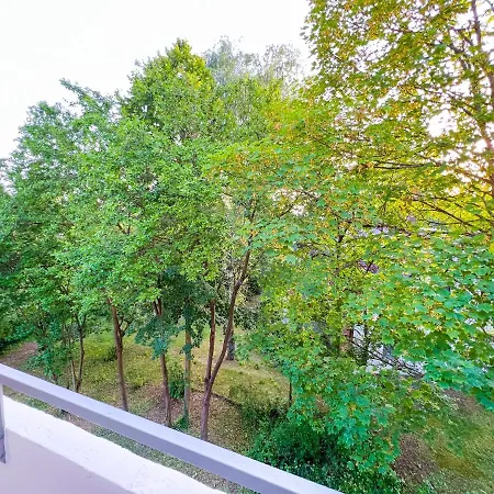 Homestay szállás Zimmer Mit Blick Ins Gruene In Wg-Wohnung