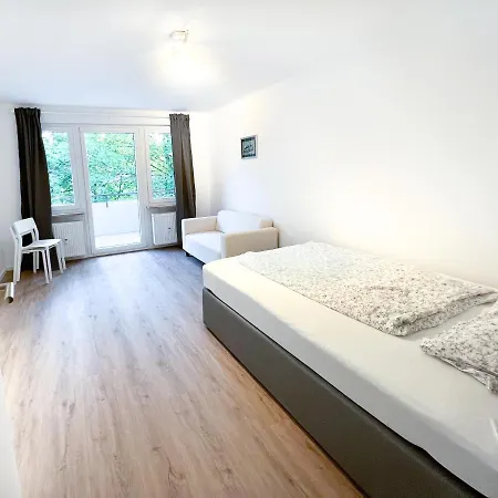 Homestay szállás Zimmer Mit Blick Ins Gruene In Wg-Wohnung *