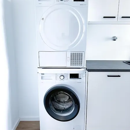 Privatunterkunft Zimmer mit Blick ins Grüne in WG-Wohnung
